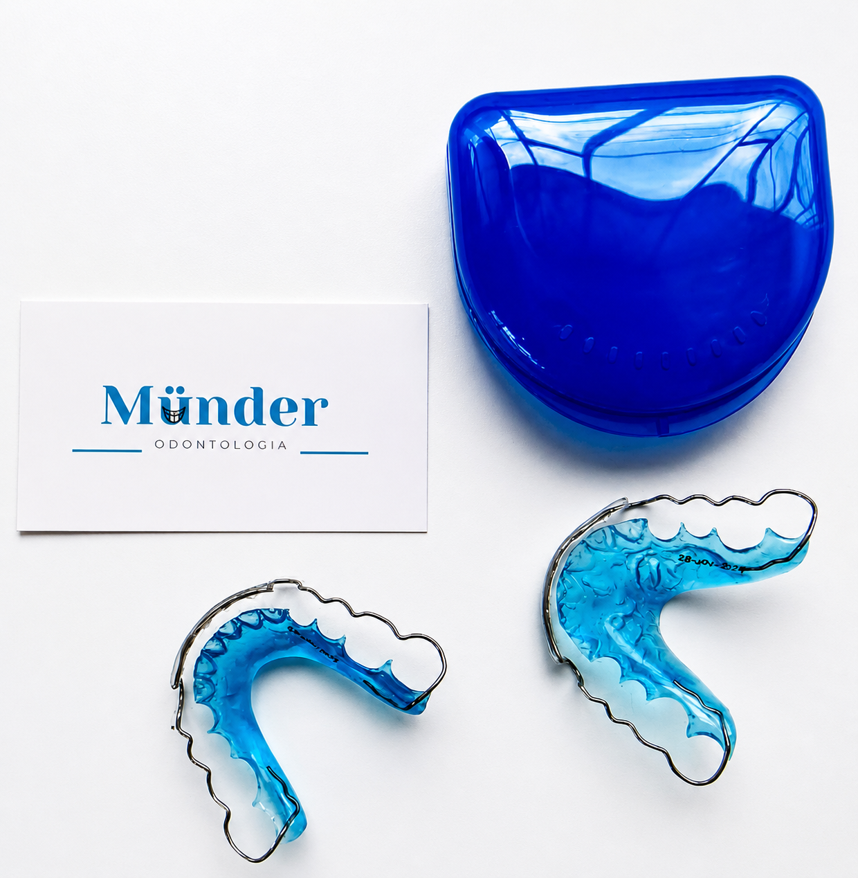 Retenedores y alineadores Münder Odontología